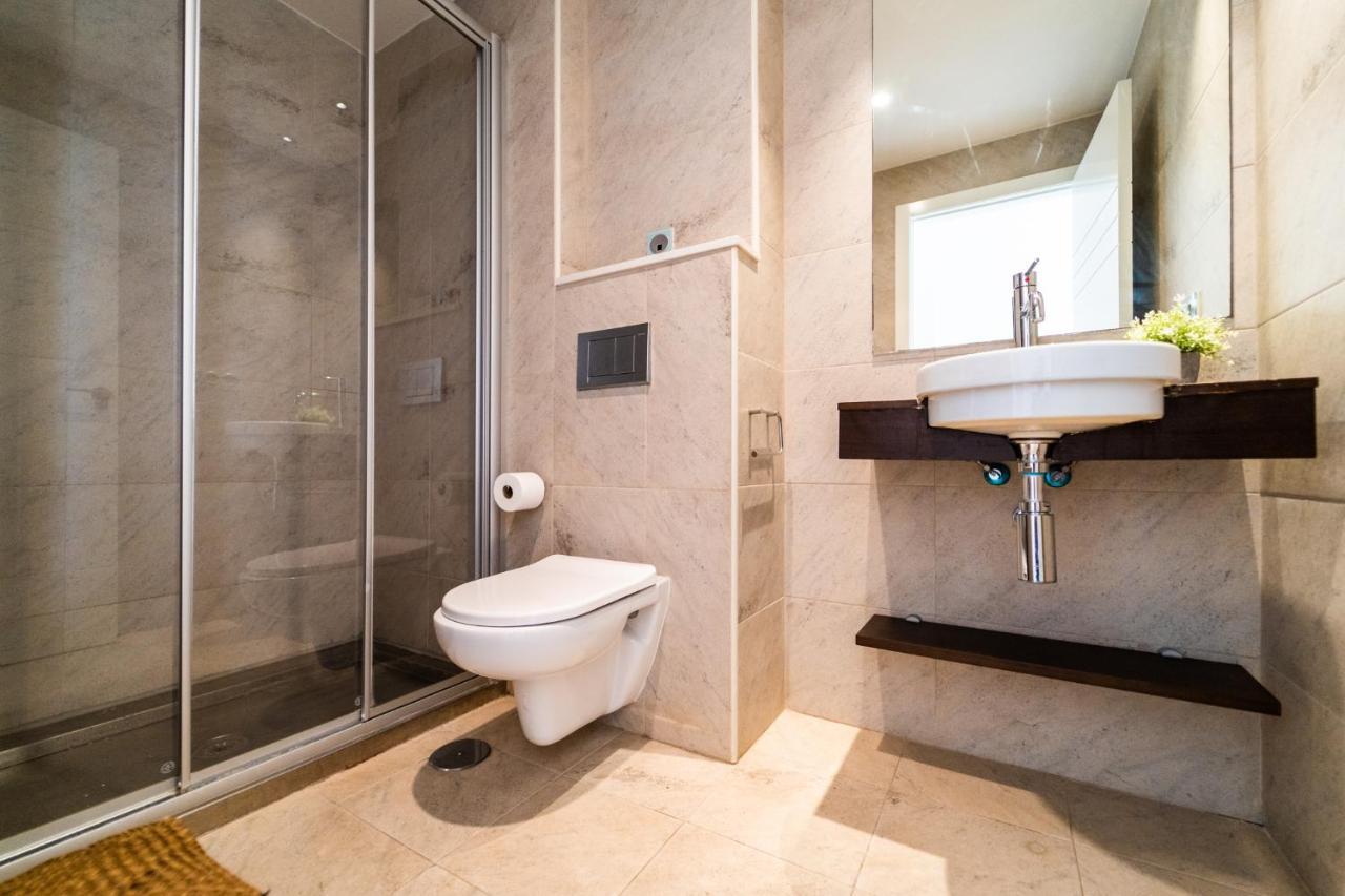 Primera línea de mar con piscina, gimnasio y parking 2 hab y 2 baños Villajoyosa Exterior foto